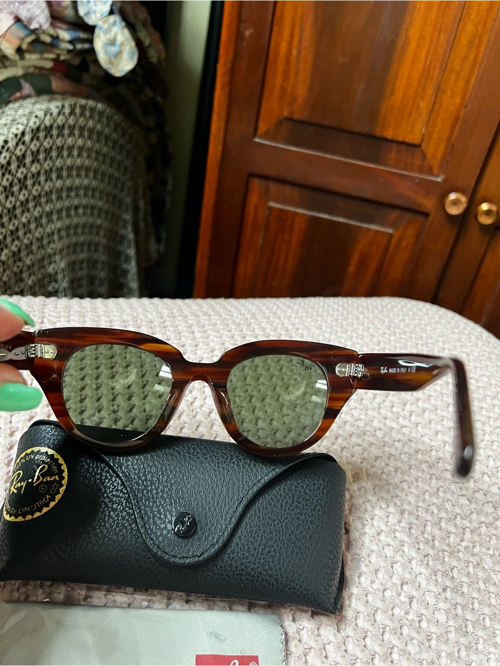 Ray-Ban RB2192 Roundabout Sunglasses 954/31 Striped Havana Green Lens 47mm - Picture 6 of 11